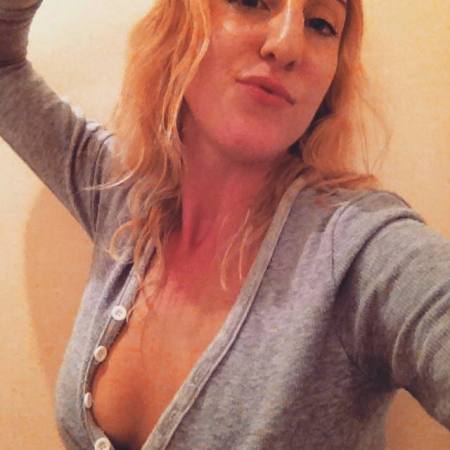 J'ai promis que j'enverrais des photos de moi. J'ai juste menti sur la sexiness de mon pyjama. 